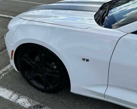 Белый Шевроле Камаро, объемом двигателя 2 л и пробегом 70 тыс. км за 10900 $, фото 2 на Automoto.ua