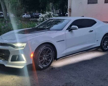 Белый Шевроле Камаро, объемом двигателя 2 л и пробегом 112 тыс. км за 18500 $, фото 1 на Automoto.ua