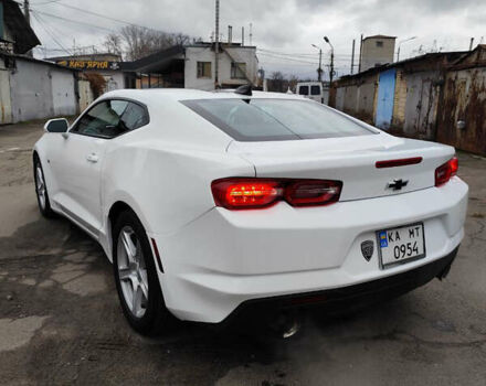 Белый Шевроле Камаро, объемом двигателя 2 л и пробегом 74 тыс. км за 17900 $, фото 2 на Automoto.ua