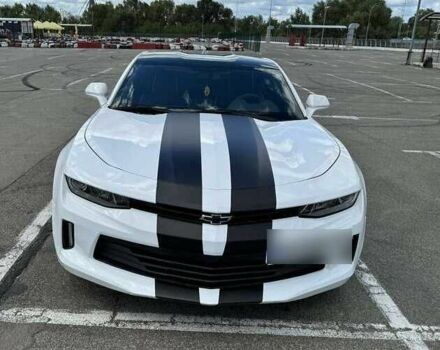 Белый Шевроле Камаро, объемом двигателя 2 л и пробегом 70 тыс. км за 10900 $, фото 1 на Automoto.ua