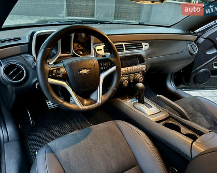 Черный Шевроле Камаро, объемом двигателя 3.6 л и пробегом 165 тыс. км за 16800 $, фото 45 на Automoto.ua