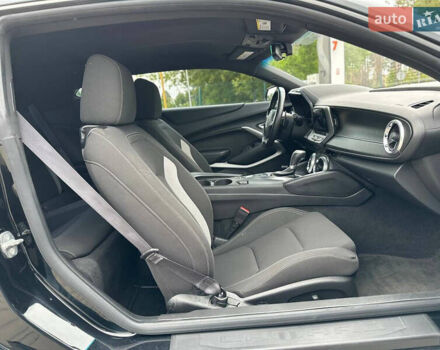 Черный Шевроле Камаро, объемом двигателя 2 л и пробегом 122 тыс. км за 15950 $, фото 38 на Automoto.ua