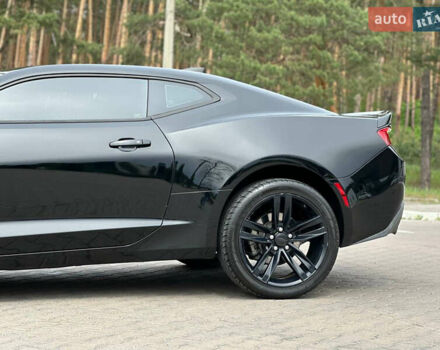 Черный Шевроле Камаро, объемом двигателя 2 л и пробегом 122 тыс. км за 15950 $, фото 10 на Automoto.ua