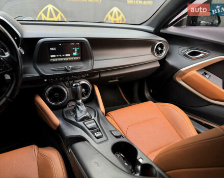 Черный Шевроле Камаро, объемом двигателя 3.6 л и пробегом 200 тыс. км за 16500 $, фото 18 на Automoto.ua