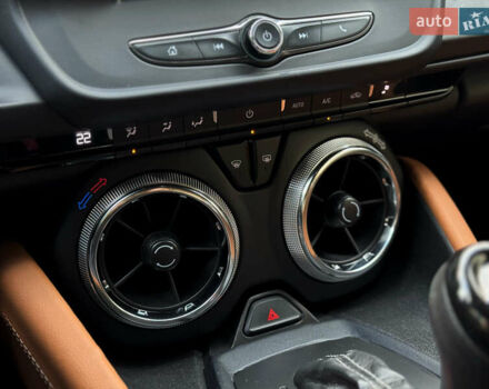 Черный Шевроле Камаро, объемом двигателя 3.6 л и пробегом 200 тыс. км за 16500 $, фото 26 на Automoto.ua