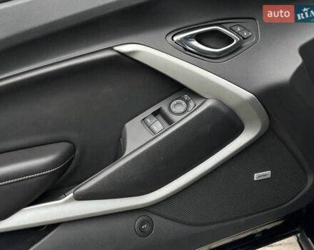 Черный Шевроле Камаро, объемом двигателя 2 л и пробегом 122 тыс. км за 15950 $, фото 32 на Automoto.ua