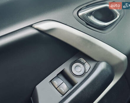 Черный Шевроле Камаро, объемом двигателя 2 л и пробегом 45 тыс. км за 14000 $, фото 15 на Automoto.ua