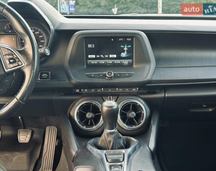 Черный Шевроле Камаро, объемом двигателя 2 л и пробегом 45 тыс. км за 14000 $, фото 19 на Automoto.ua