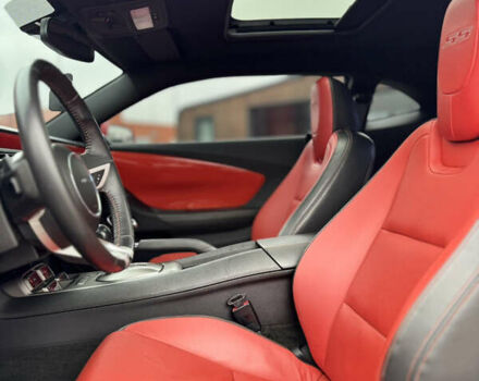 Красный Шевроле Камаро, объемом двигателя 6.2 л и пробегом 33 тыс. км за 22400 $, фото 8 на Automoto.ua