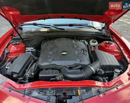 Красный Шевроле Камаро, объемом двигателя 3.6 л и пробегом 300 тыс. км за 11700 $, фото 11 на Automoto.ua