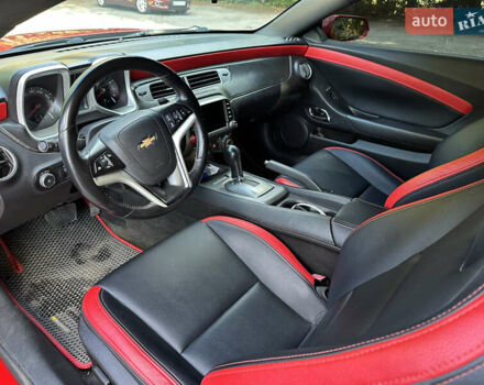 Красный Шевроле Камаро, объемом двигателя 3.6 л и пробегом 300 тыс. км за 11700 $, фото 10 на Automoto.ua