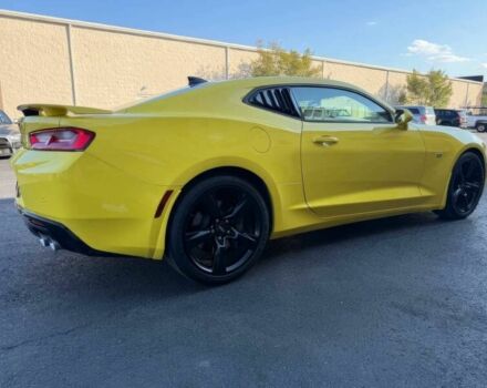 Шевроле Камаро 2016 в Житомире на Automoto.ua Желтый Шевроле Камаро, объемом двигателя 6.2 л и пробегом 74 тыс. км за 3300 $, фото 5 на Automoto.ua