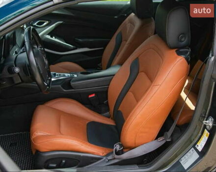 Шевроле Камаро 2017 у Києві на Automoto.ua Сірий Шевроле Камаро, об'ємом двигуна 3.6 л та пробігом 103 тис. км за 21990 $, фото 19 на Automoto.ua