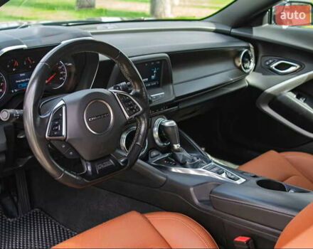 Шевроле Камаро 2017 у Києві на Automoto.ua Сірий Шевроле Камаро, об'ємом двигуна 3.6 л та пробігом 103 тис. км за 21990 $, фото 23 на Automoto.ua