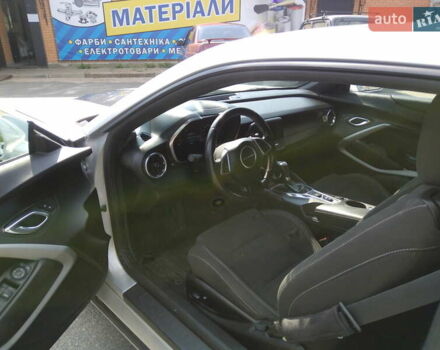 Серый Шевроле Камаро, объемом двигателя 2 л и пробегом 61 тыс. км за 21000 $, фото 17 на Automoto.ua