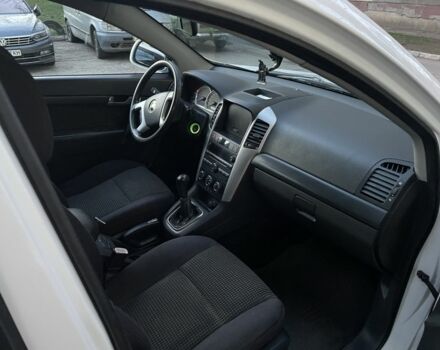 Белый Шевроле Каптива, объемом двигателя 2.4 л и пробегом 3 тыс. км за 7350 $, фото 6 на Automoto.ua