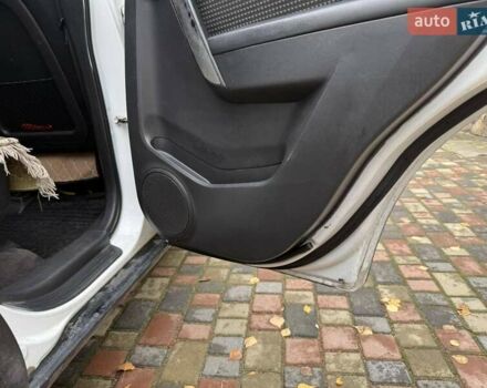 Белый Шевроле Каптива, объемом двигателя 2.4 л и пробегом 150 тыс. км за 6200 $, фото 10 на Automoto.ua