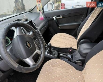 Белый Шевроле Каптива, объемом двигателя 2.4 л и пробегом 150 тыс. км за 6200 $, фото 13 на Automoto.ua