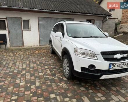 Белый Шевроле Каптива, объемом двигателя 2.4 л и пробегом 150 тыс. км за 6200 $, фото 2 на Automoto.ua