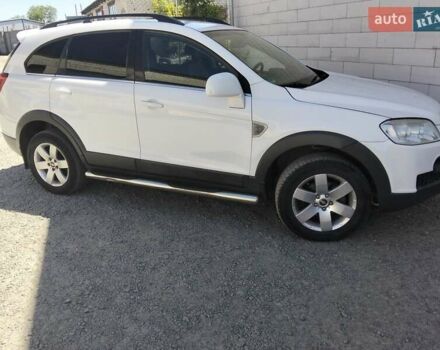 Белый Шевроле Каптива, объемом двигателя 2 л и пробегом 304 тыс. км за 9450 $, фото 12 на Automoto.ua