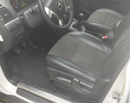 Белый Шевроле Каптива, объемом двигателя 2 л и пробегом 304 тыс. км за 9450 $, фото 16 на Automoto.ua