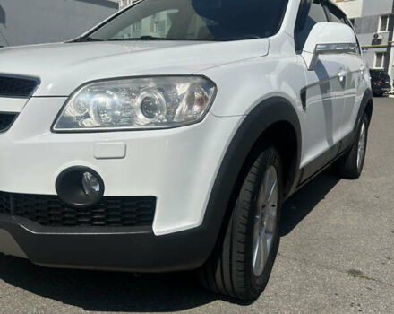 Білий Шевроле Каптіва, об'ємом двигуна 1.99 л та пробігом 258 тис. км за 11000 $, фото 7 на Automoto.ua