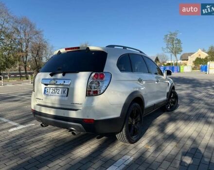 Білий Шевроле Каптіва, об'ємом двигуна 2 л та пробігом 245 тис. км за 9300 $, фото 3 на Automoto.ua