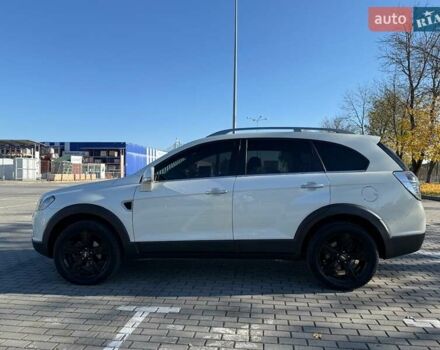 Білий Шевроле Каптіва, об'ємом двигуна 2 л та пробігом 245 тис. км за 9300 $, фото 4 на Automoto.ua
