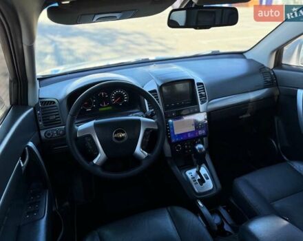 Білий Шевроле Каптіва, об'ємом двигуна 2 л та пробігом 245 тис. км за 9300 $, фото 14 на Automoto.ua