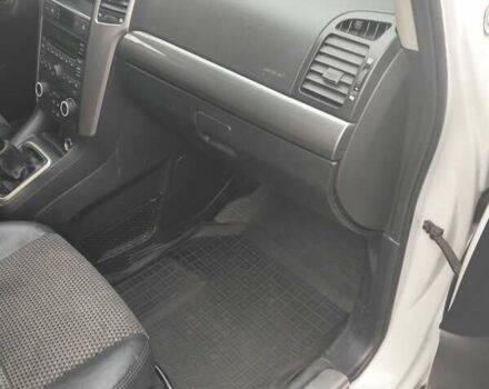 Белый Шевроле Каптива, объемом двигателя 2 л и пробегом 304 тыс. км за 9450 $, фото 22 на Automoto.ua