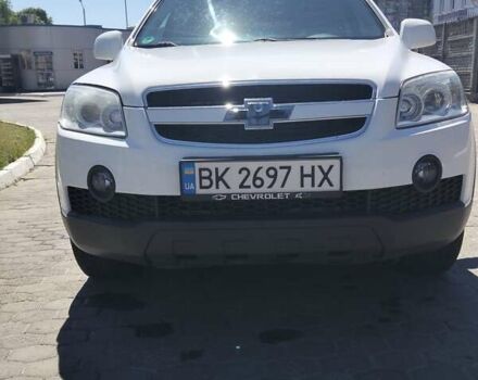 Белый Шевроле Каптива, объемом двигателя 2 л и пробегом 304 тыс. км за 9450 $, фото 3 на Automoto.ua