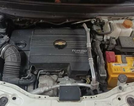 Белый Шевроле Каптива, объемом двигателя 2.23 л и пробегом 205 тыс. км за 11900 $, фото 2 на Automoto.ua