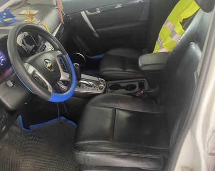 Белый Шевроле Каптива, объемом двигателя 2.23 л и пробегом 170 тыс. км за 10750 $, фото 3 на Automoto.ua