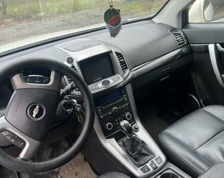 Белый Шевроле Каптива, объемом двигателя 2.23 л и пробегом 245 тыс. км за 9000 $, фото 10 на Automoto.ua