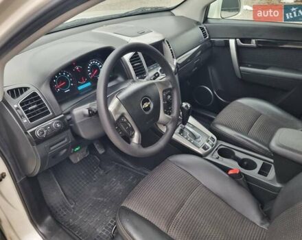 Белый Шевроле Каптива, объемом двигателя 2.38 л и пробегом 230 тыс. км за 9800 $, фото 30 на Automoto.ua