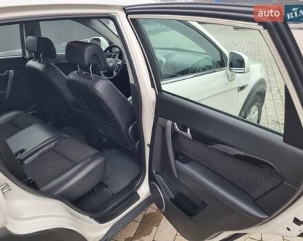 Белый Шевроле Каптива, объемом двигателя 2.38 л и пробегом 230 тыс. км за 9400 $, фото 44 на Automoto.ua