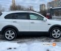 Белый Шевроле Каптива, объемом двигателя 2.2 л и пробегом 193 тыс. км за 11600 $, фото 6 на Automoto.ua