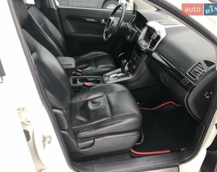 Белый Шевроле Каптива, объемом двигателя 3 л и пробегом 188 тыс. км за 12000 $, фото 5 на Automoto.ua