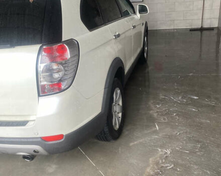 Белый Шевроле Каптива, объемом двигателя 2.23 л и пробегом 170 тыс. км за 10750 $, фото 5 на Automoto.ua