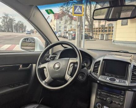 Белый Шевроле Каптива, объемом двигателя 2.2 л и пробегом 199 тыс. км за 12000 $, фото 13 на Automoto.ua