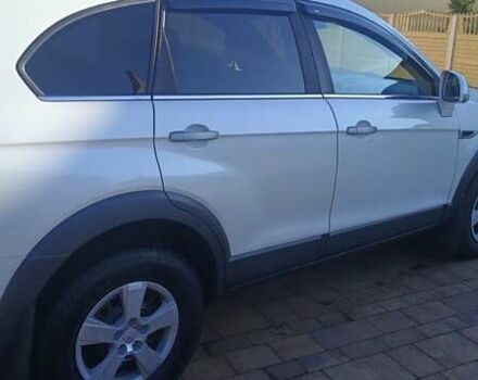 Белый Шевроле Каптива, объемом двигателя 2.23 л и пробегом 205 тыс. км за 11900 $, фото 3 на Automoto.ua