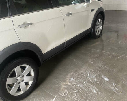 Белый Шевроле Каптива, объемом двигателя 2.23 л и пробегом 170 тыс. км за 10750 $, фото 4 на Automoto.ua