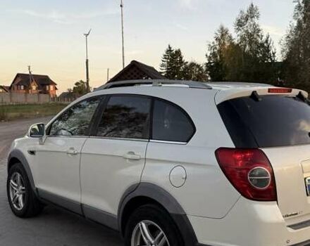 Білий Шевроле Каптіва, об'ємом двигуна 2.23 л та пробігом 375 тис. км за 10200 $, фото 7 на Automoto.ua