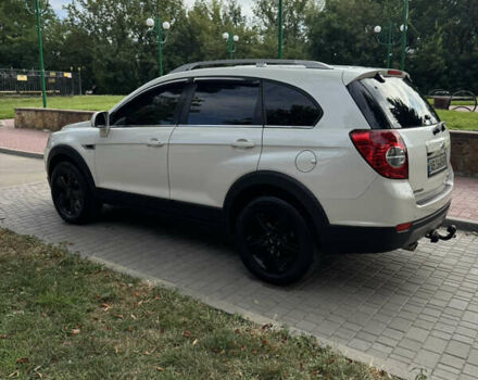 Белый Шевроле Каптива, объемом двигателя 2.23 л и пробегом 224 тыс. км за 12350 $, фото 4 на Automoto.ua