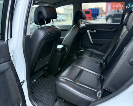 Білий Шевроле Каптіва, об'ємом двигуна 2.23 л та пробігом 215 тис. км за 9250 $, фото 10 на Automoto.ua