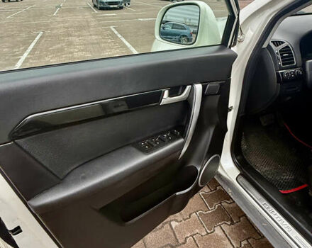 Белый Шевроле Каптива, объемом двигателя 2.23 л и пробегом 178 тыс. км за 10900 $, фото 8 на Automoto.ua