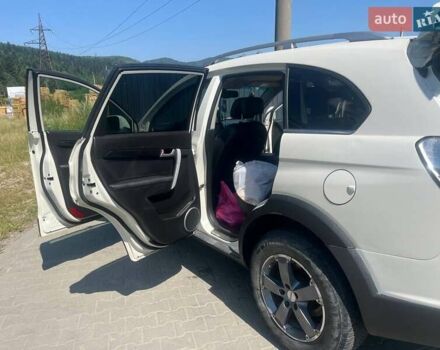 Білий Шевроле Каптіва, об'ємом двигуна 2.2 л та пробігом 113 тис. км за 10000 $, фото 10 на Automoto.ua