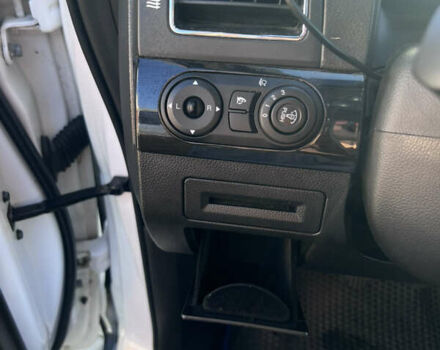 Білий Шевроле Каптіва, об'ємом двигуна 2.2 л та пробігом 221 тис. км за 11100 $, фото 23 на Automoto.ua