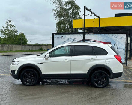 Белый Шевроле Каптива, объемом двигателя 2.23 л и пробегом 223 тыс. км за 8800 $, фото 5 на Automoto.ua