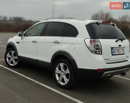 Белый Шевроле Каптива, объемом двигателя 2.23 л и пробегом 178 тыс. км за 12500 $, фото 3 на Automoto.ua